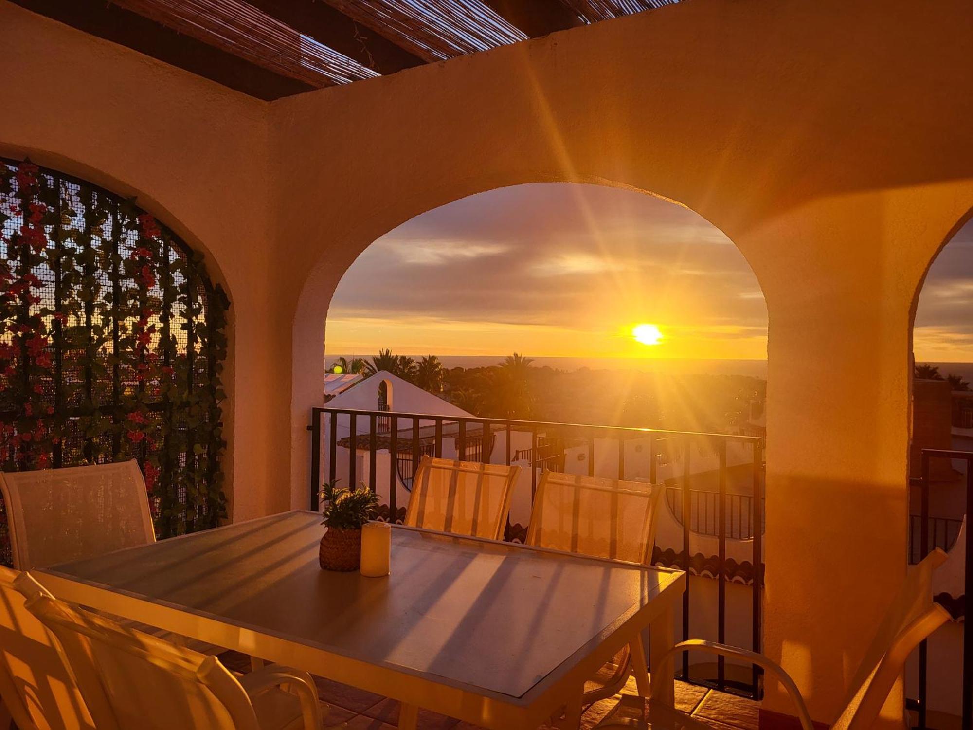 Casa Sunrise - Costa Blanca House With Rooftop, Swimming Pools And Panoramic Sea And Calpe Views 외부 사진