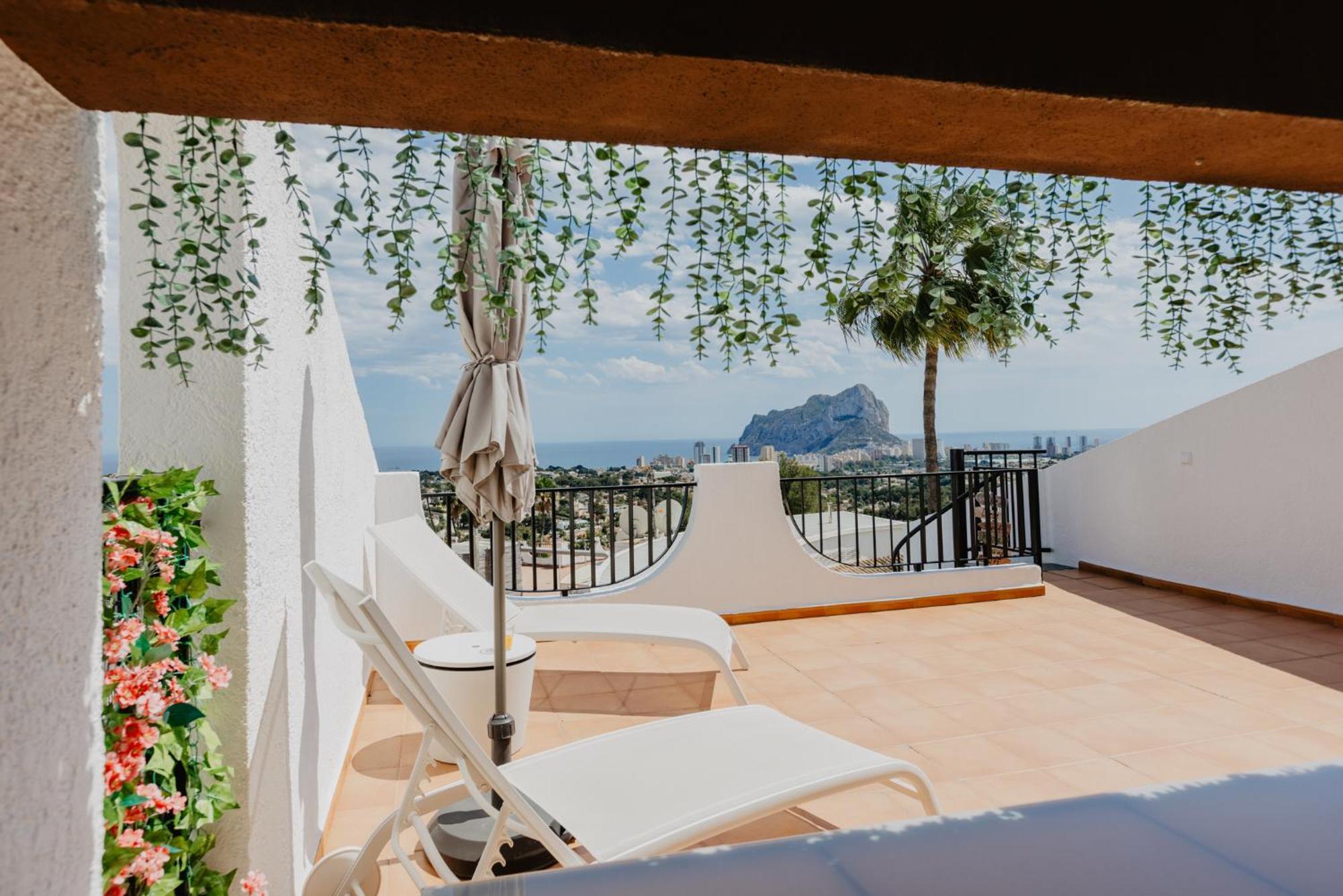 Casa Sunrise - Costa Blanca House With Rooftop, Swimming Pools And Panoramic Sea And Calpe Views 외부 사진