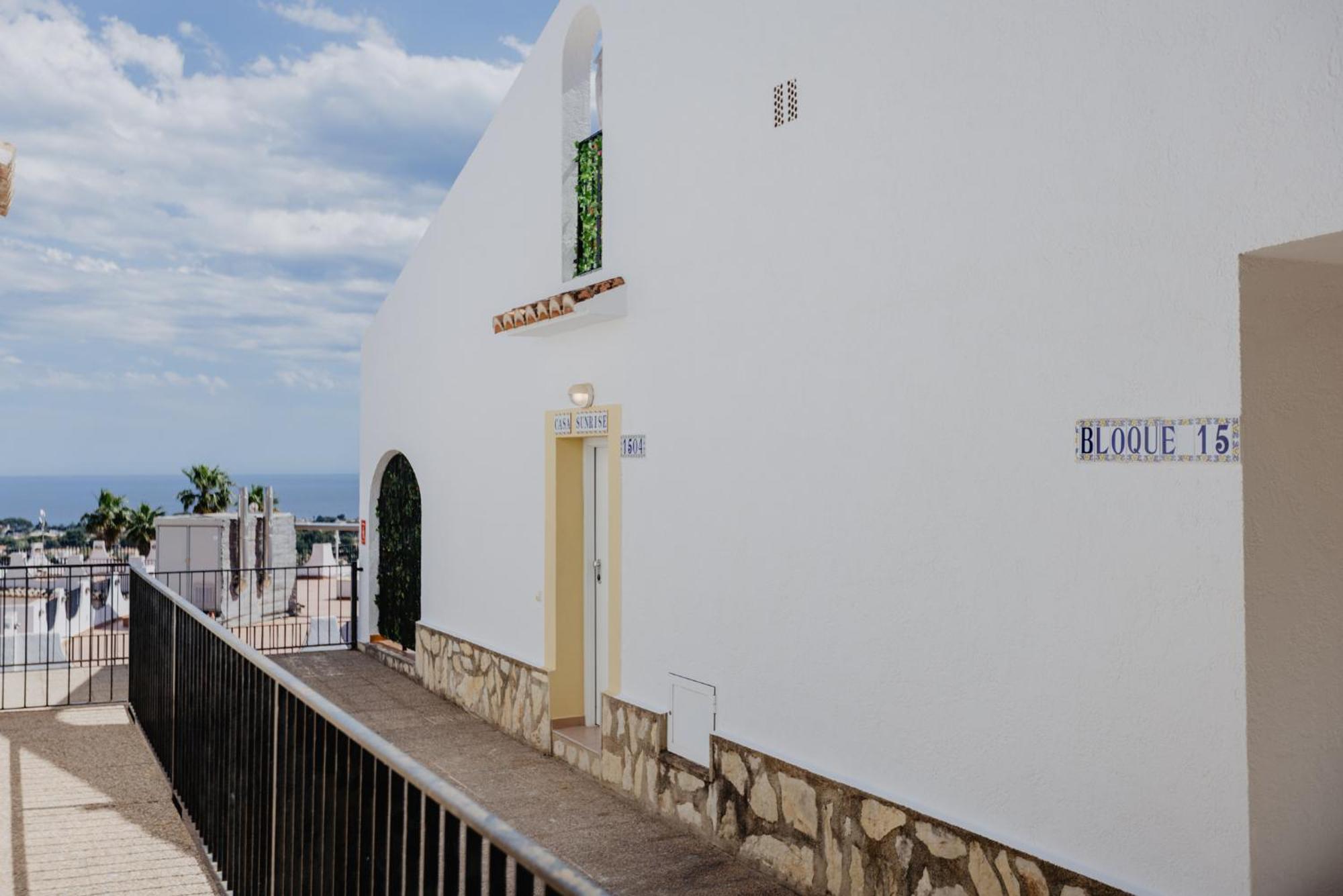 Casa Sunrise - Costa Blanca House With Rooftop, Swimming Pools And Panoramic Sea And Calpe Views 외부 사진